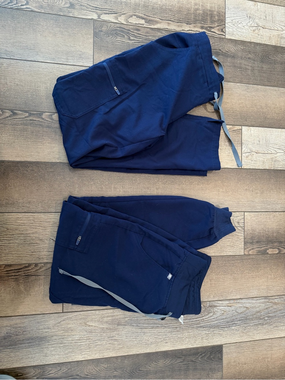 Figs Women's Navy Drawstring Jogger Sweatpants Bundle
